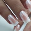 белое омбре на ногтях с дизайном